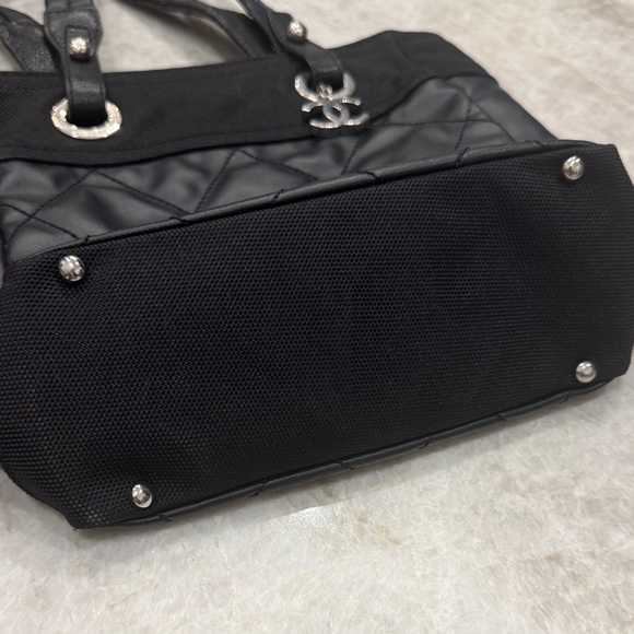 Chanel  Paris-biarritz leather tote - Picture 3 of 5